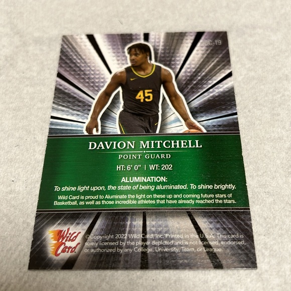 Rookie card of Sacramento Kings basketball Point Guard Davion Mitchell, mint - Picture 2 of 3